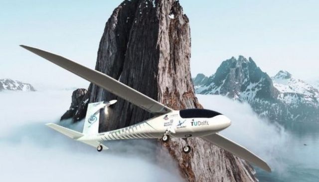 Phoenix Hydrogen-Powered Aircraft (4)