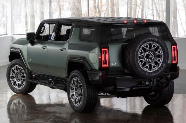 GMC Hummer EV SUV Supertruck (2)