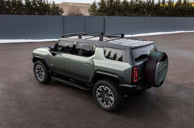 GMC Hummer EV SUV Supertruck (5)