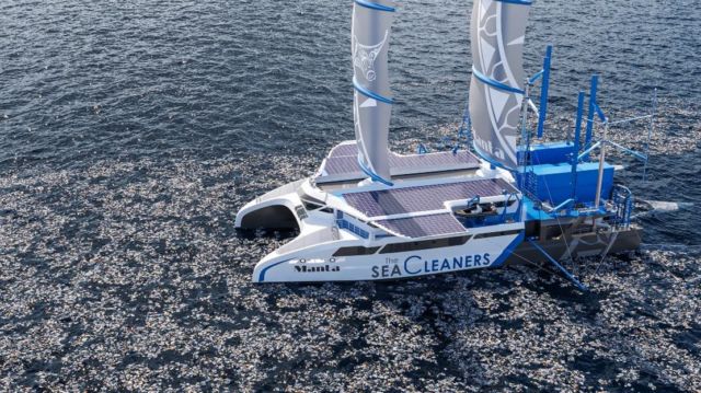 Manta giant Plastic-Eating Catamaran