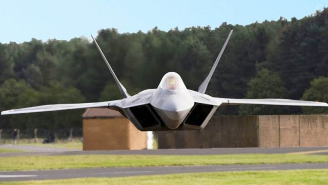 US F-22 Pilot performs insane Vertical Take Off
