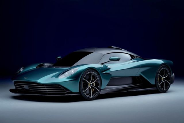 Aston Martin Valhalla supercar (6)