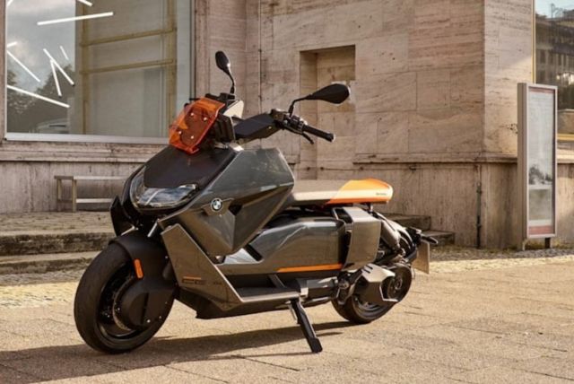 BMW CE 04 Electric Scooter (10)