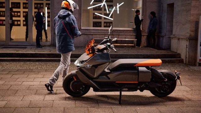 BMW CE 04 Electric Scooter (9)