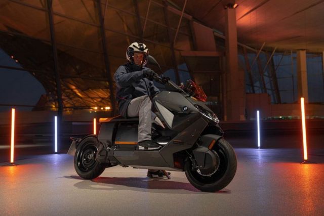 BMW CE 04 Electric Scooter (3)