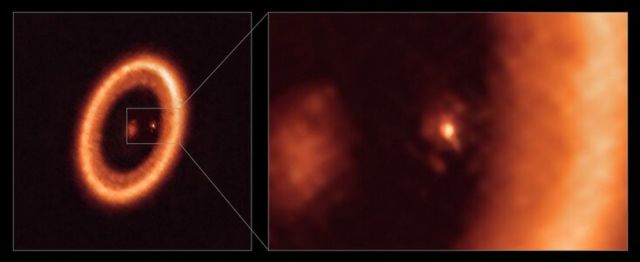 First clear detection of a Moon-forming disc around an Exoplanet