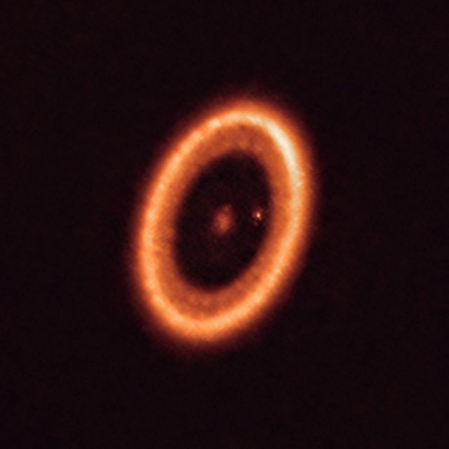 First clear detection of a Moon-forming disc around an Exoplanet