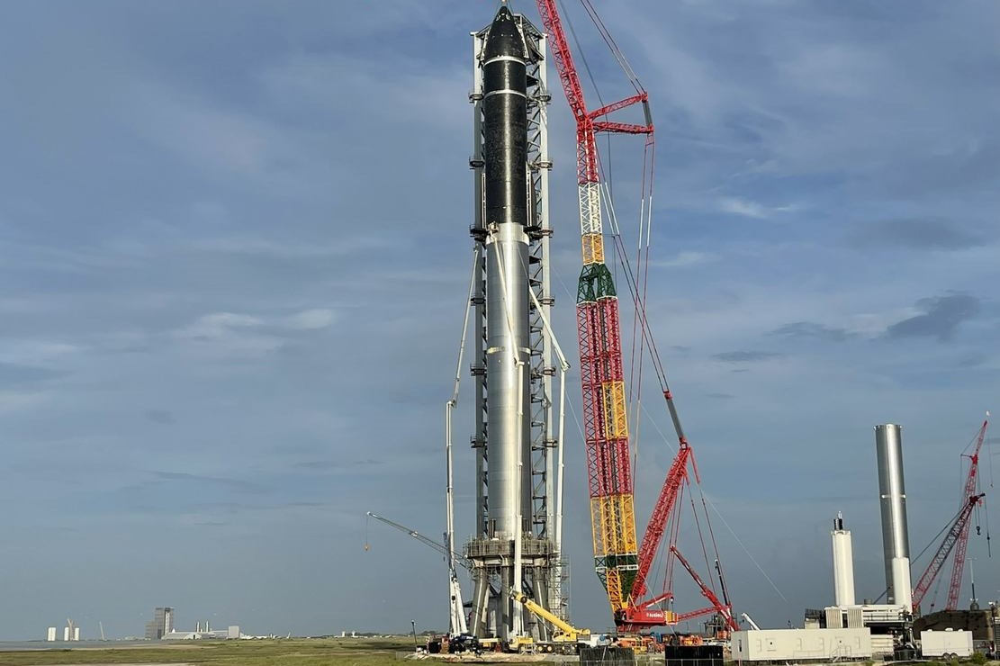 The Tallest Rocket ever built (1)