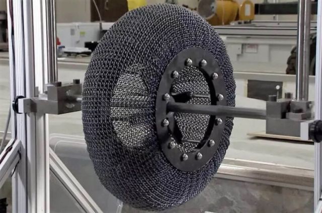 SMART space-age tire 