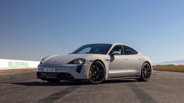 Porsche Taycan GTS 2022 (6)