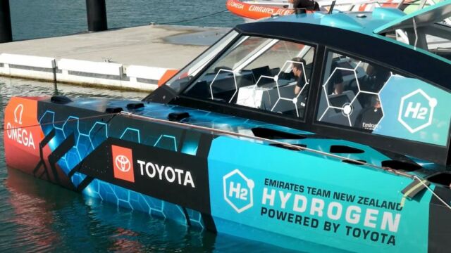 Chase Zero- Hydrogen-powered Foiling Cat (3)