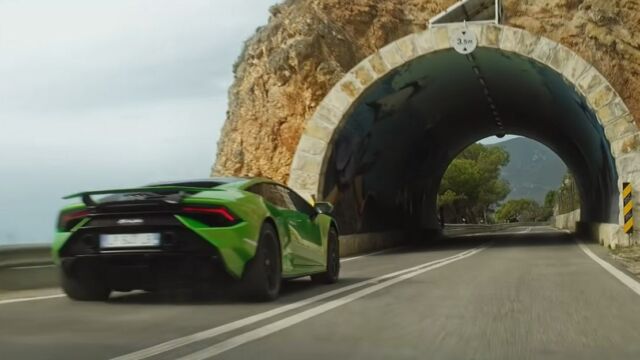 The New Lamborghini Huracán Tecnica (4)