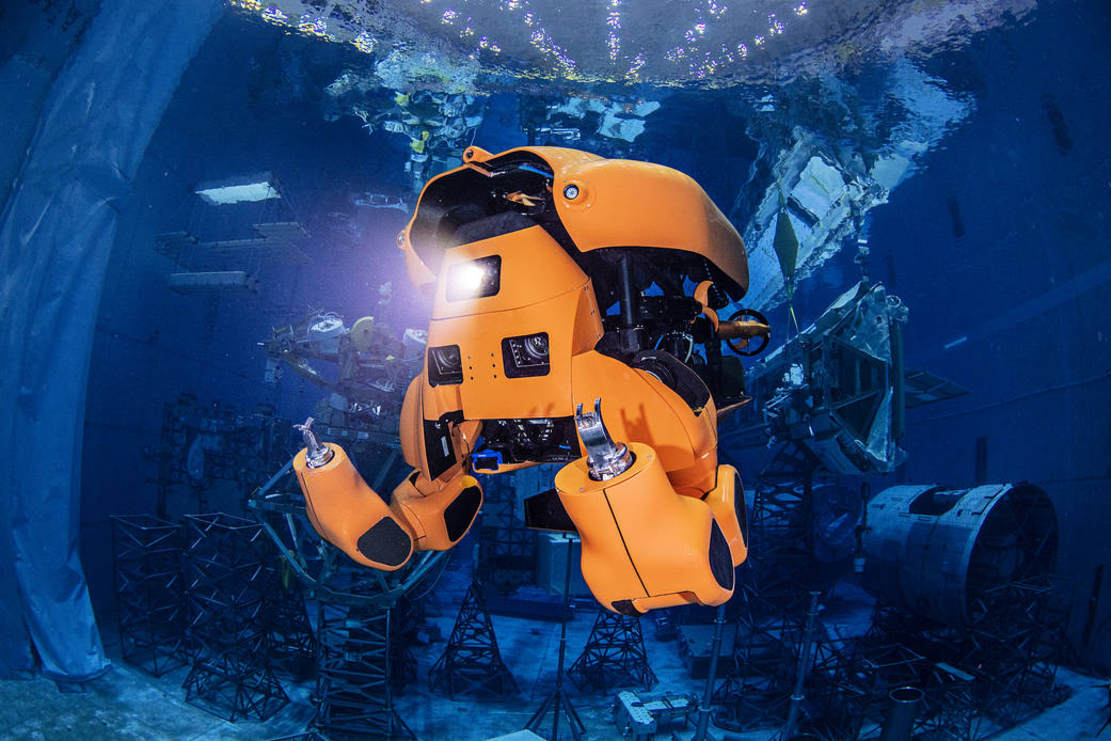 Aquanaut gets to work Underwater