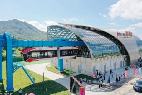 World’s first Suspended Maglev ‘Sky Train’ (1)