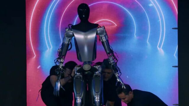 Tesla's AI robot Optimus