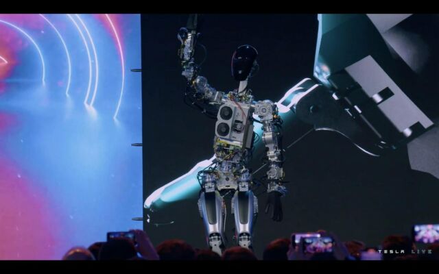 Tesla's AI robot Optimus (2)