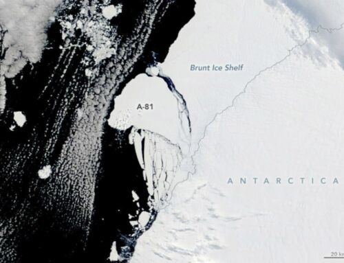 Huge Iceberg breaks away from Antarctic Ice Shelf