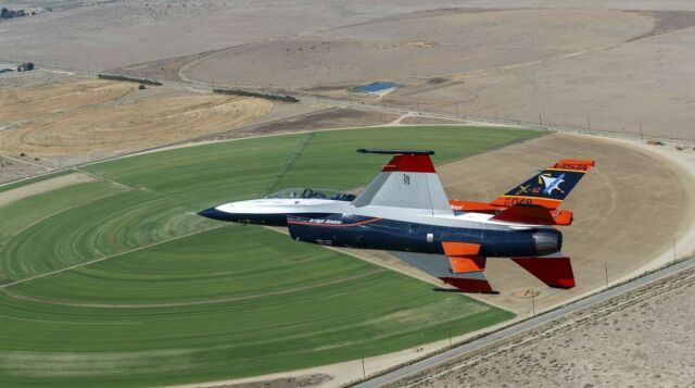 AI-Controlled Fighter Jet Flies