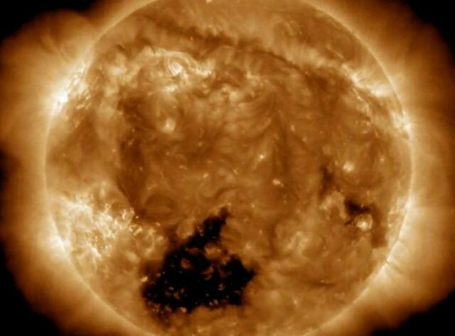 Giant Coronal Hole in the Sun detected