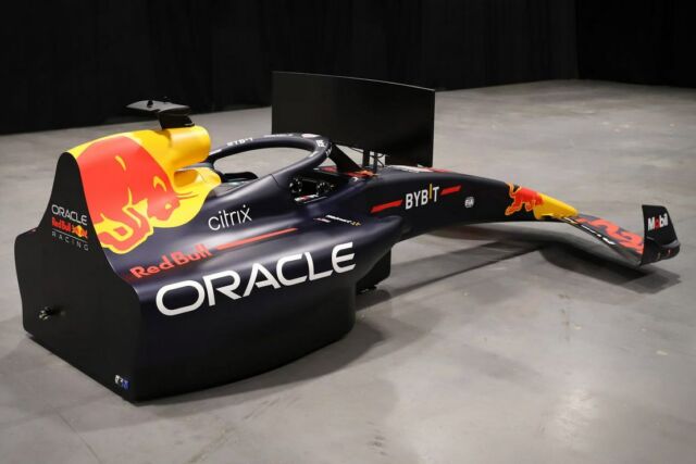 Oracle Red Bull RB18 Racing Simulator (2)