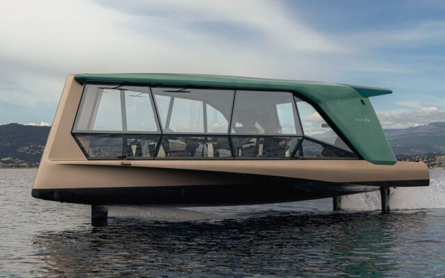 BMW The Icon Electric Hydrofoil boat