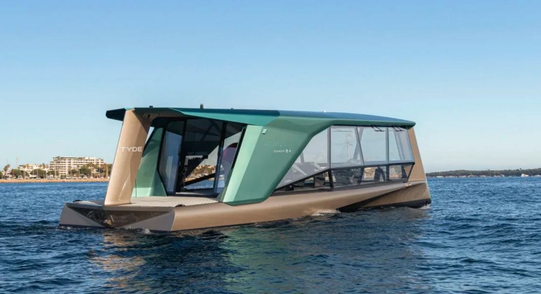 BMW The Icon Electric Hydrofoil boat | WordlessTech