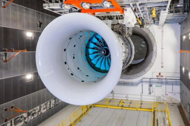 World's Largest and most Efficient Jet Engine