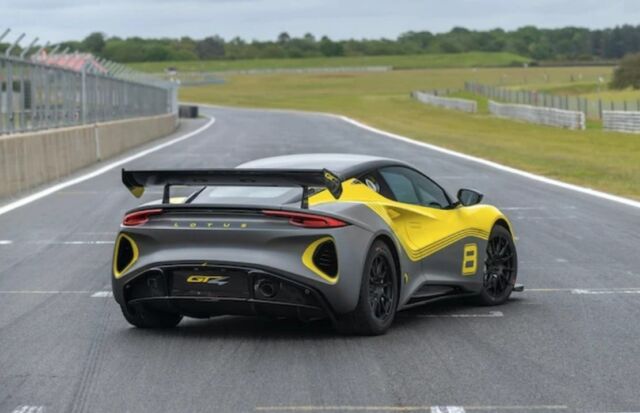 Lotus Emira GT4 with Enhanced Performance (1)