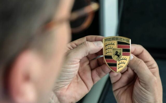 Porsche Modernizes its Crest (2)