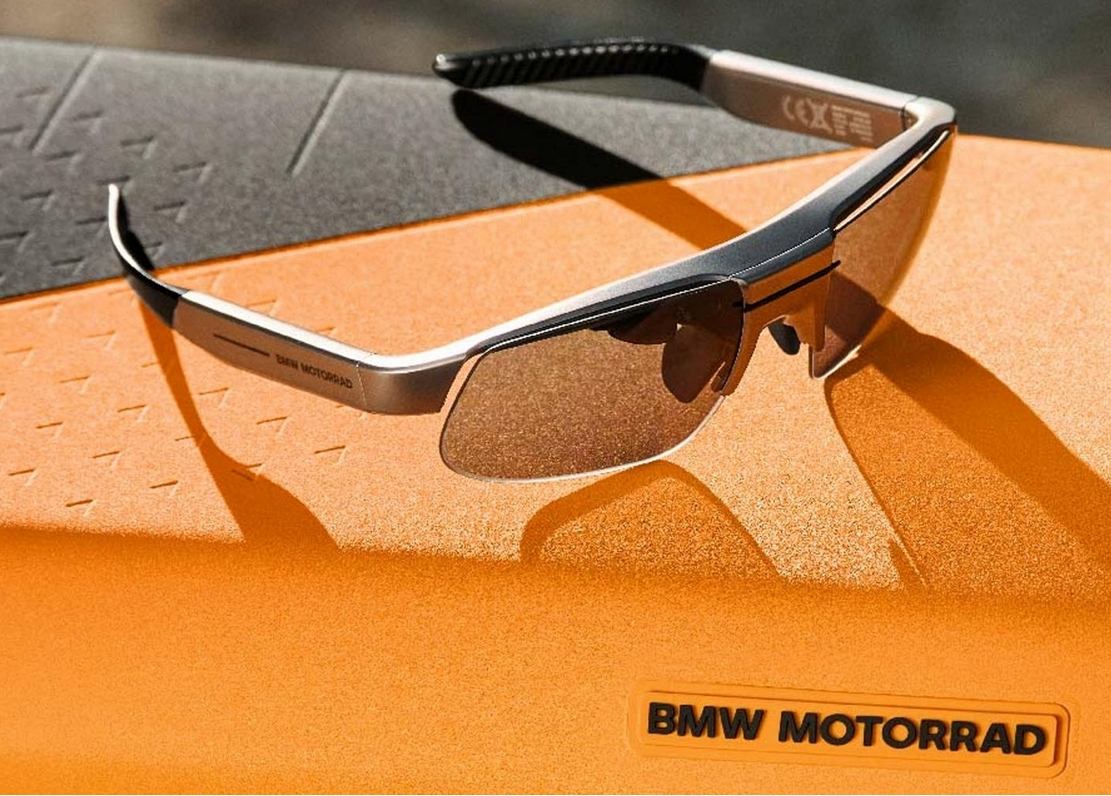 BMW ConnectedRide Motorcycle Smartglasses | WordlessTech