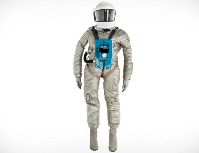 2001- Space Odyssey Space Suit (5)