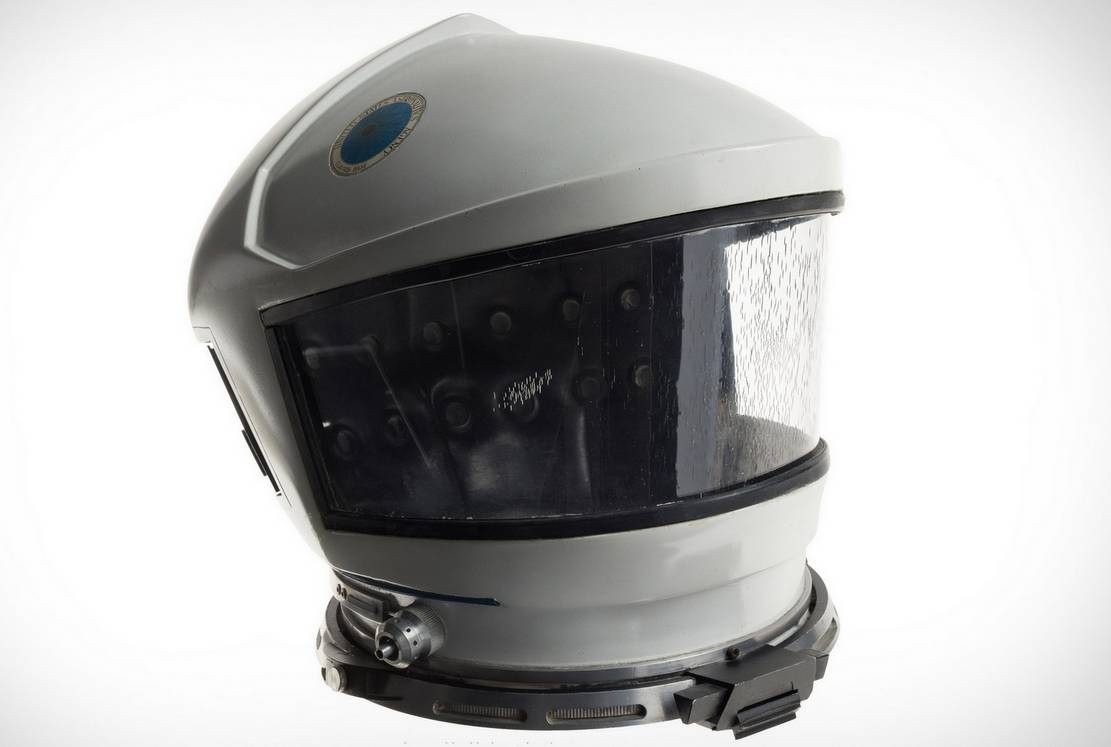 2001 Space Odyssey Space Suit WordlessTech