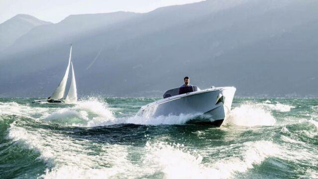 Frauscher x Porsche eFantom electric speedboat (12)