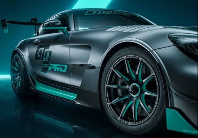 Mercedes-AMG GT2 Pro Race Car (5)