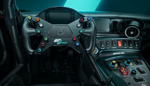 Mercedes-AMG GT2 Pro Race Car (6)