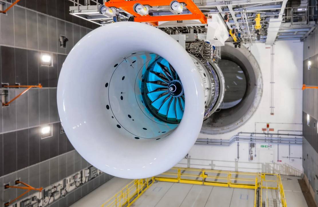Rolls-Royce World's Largest Jet Engine (4)