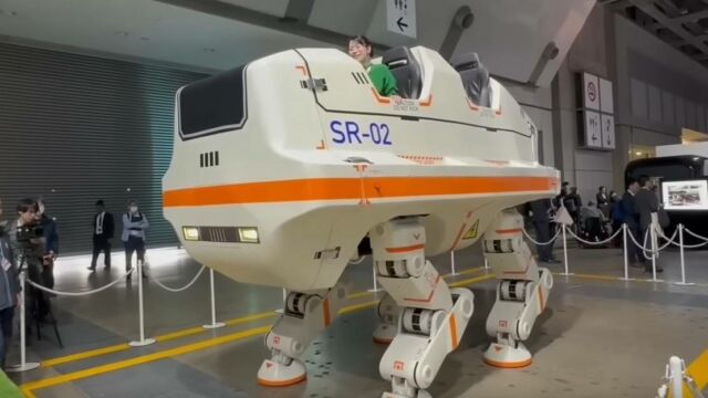 Japan's Next-Generation Humanoid Robots and Technologies
