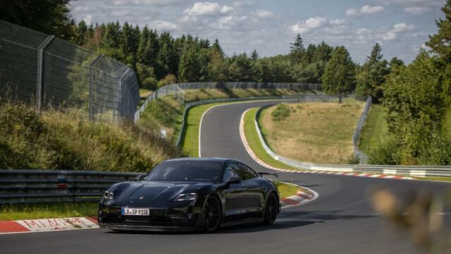 New Porsche Taycan Record at the Nürburgring (3)
