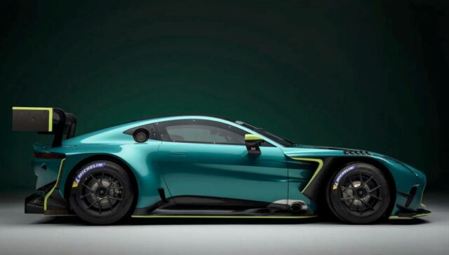 Aston Martin Vantage GT3 race car (5)