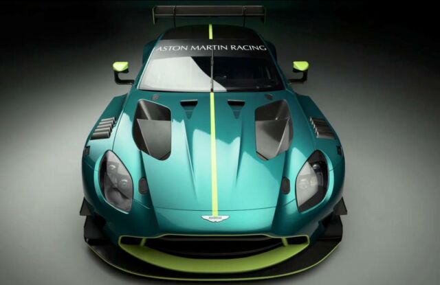 Aston Martin Vantage GT3 race car (4)