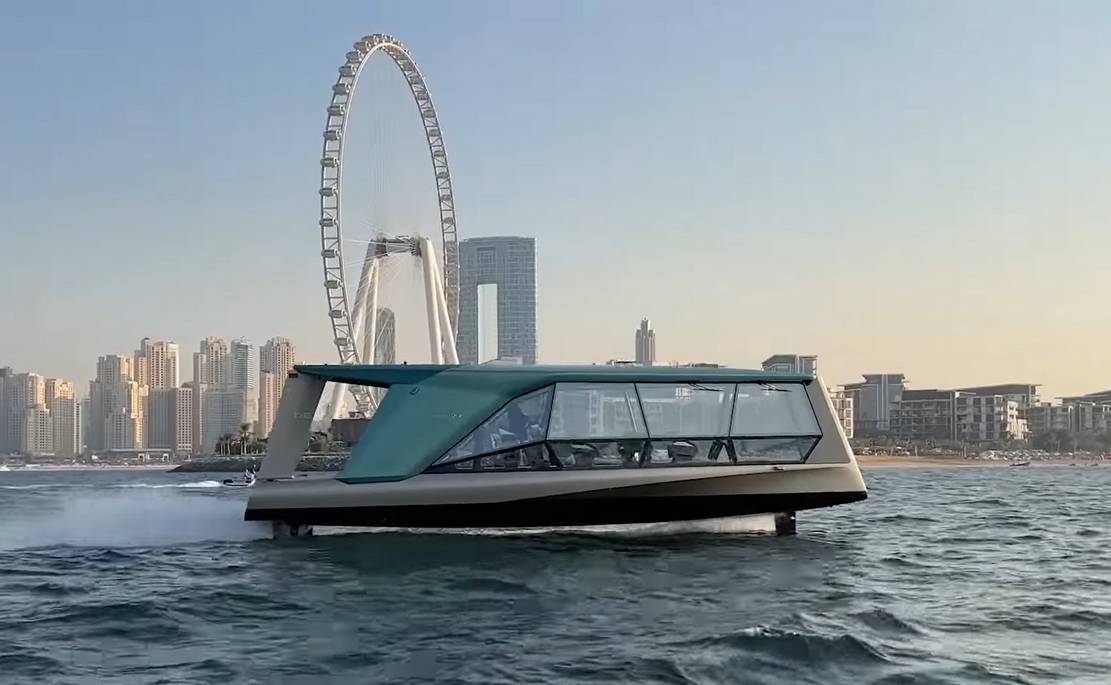 BMW Flying Glass luxury watercraft