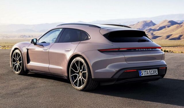 The new Porsche Taycan 2024 in Action (16)