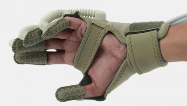 Robotic Hand Rehabilitation Glove (5)
