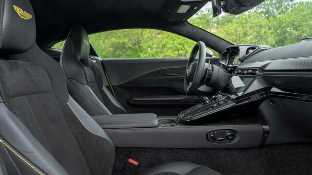 The New Aston Martin Vantage (10)