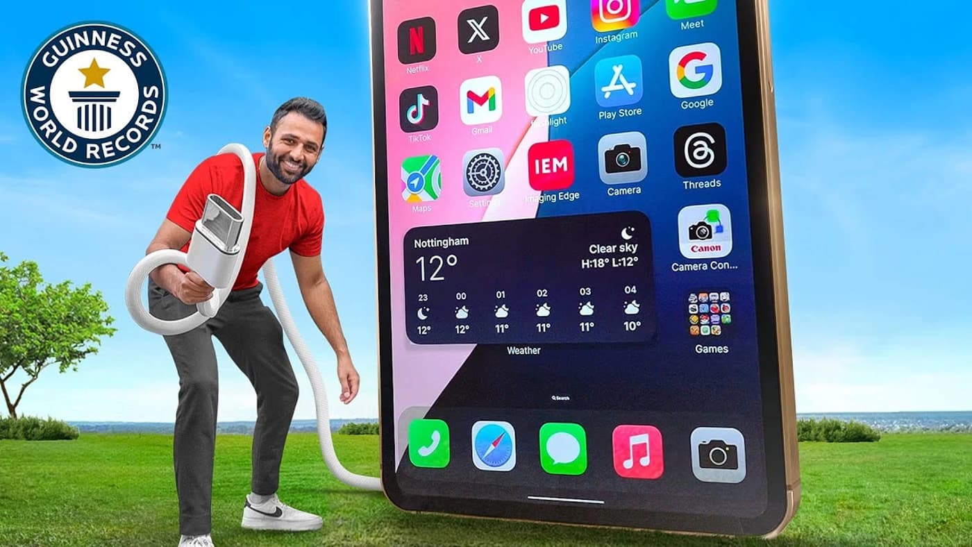 World’s Biggest iPhone