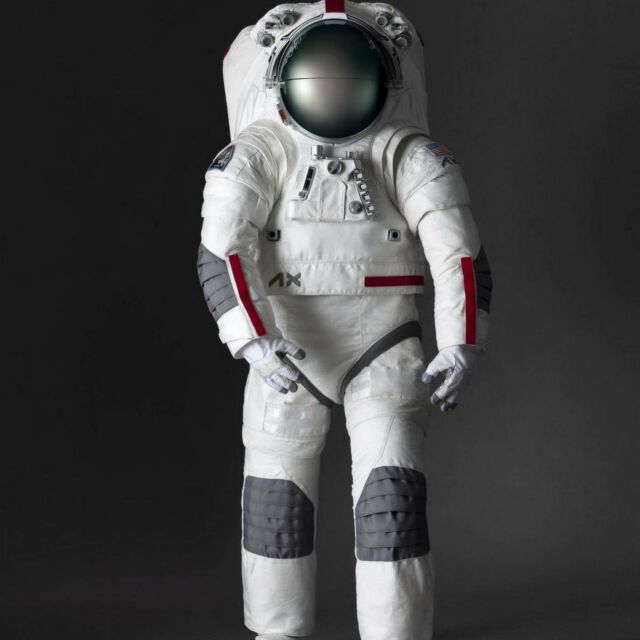 Moon Spacesuits created with Prada's help (4)