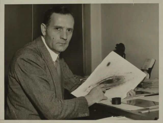 Edwin Hubble confirmed that some spiral-shaped nebulae were actually "island universes"