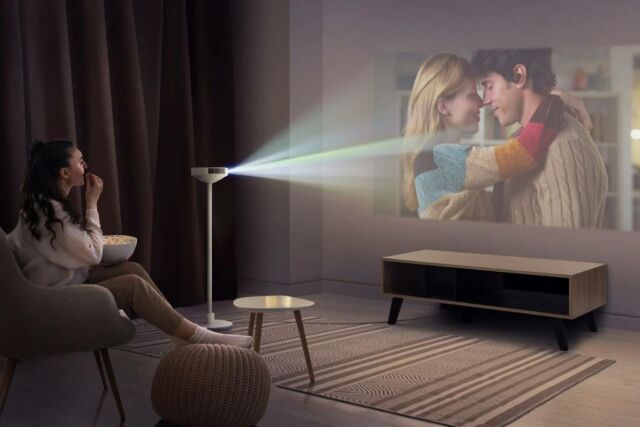 LG’s New 3-in-1 Lamp-Projector 