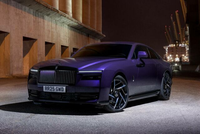 Rolls-Royce Black Badge Spectre EV 2025 (9)