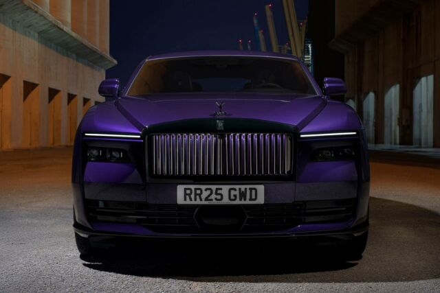 Rolls-Royce Black Badge Spectre EV 2025 (7)